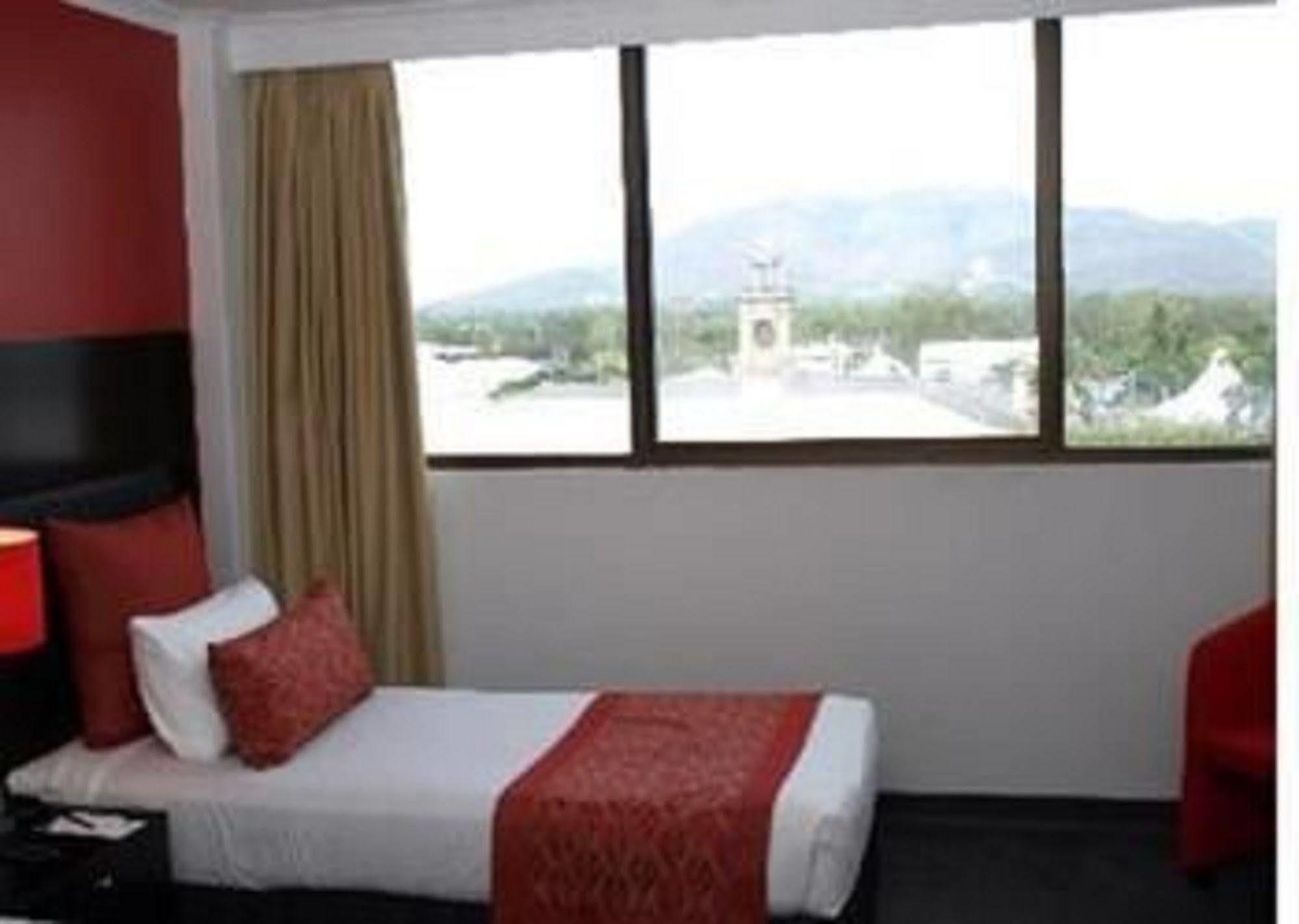 Leichhardt Hotel 4*